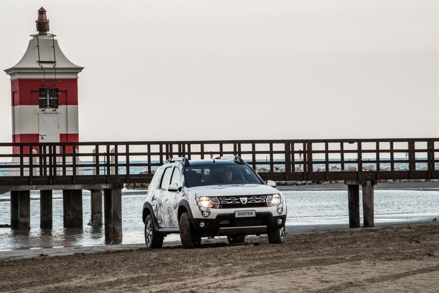  Dacia Duster Strongman 2017 года  (фото 28 из 30)